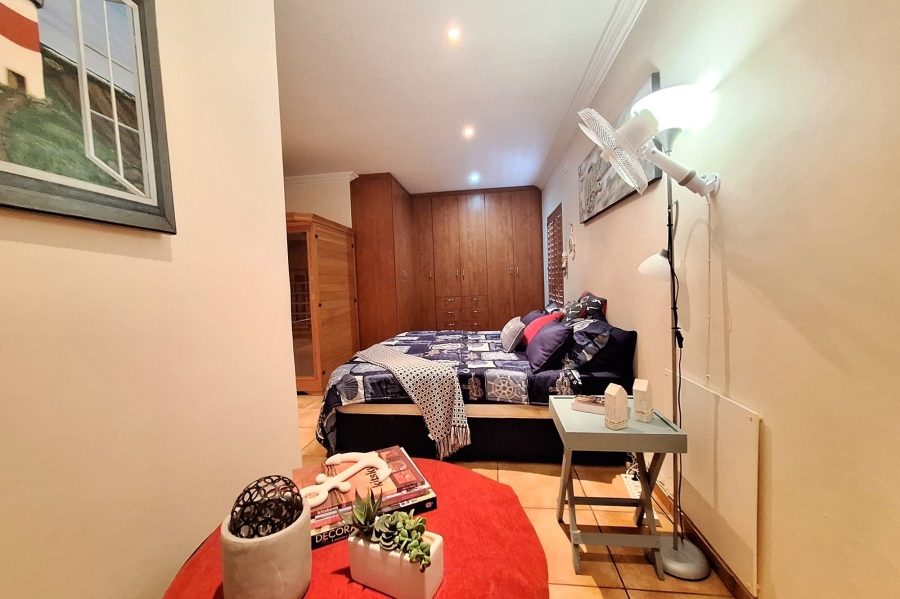 5 Bedroom Property for Sale in Golden Mile Western Cape